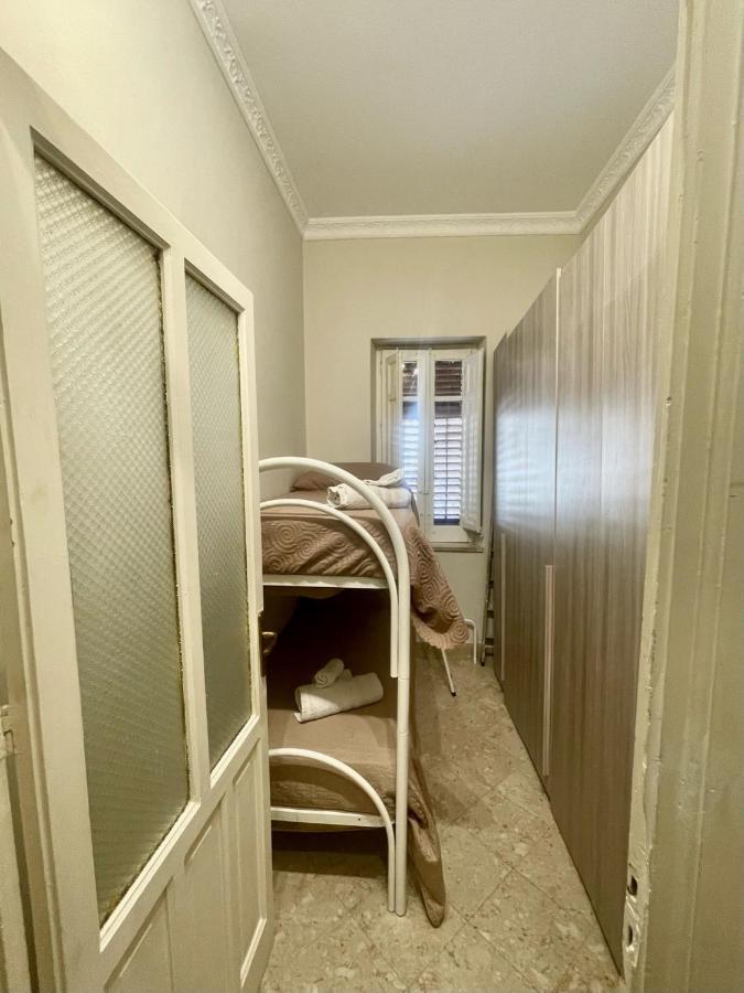 Apartament Dimora Di Maury A Due Passi Dai Trasporti E Da Ballaro Palermo Exterior foto