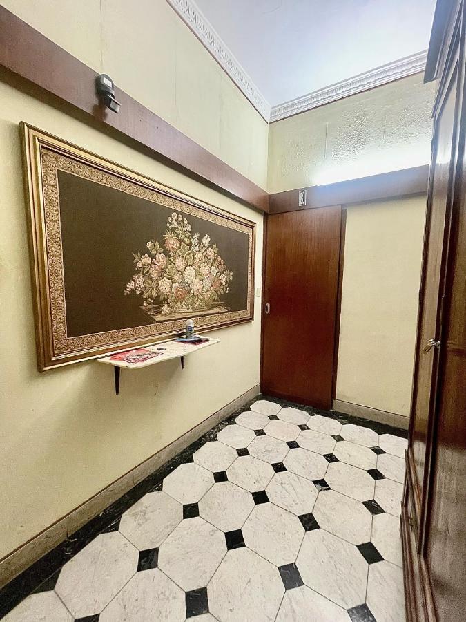 Apartament Dimora Di Maury A Due Passi Dai Trasporti E Da Ballaro Palermo Exterior foto