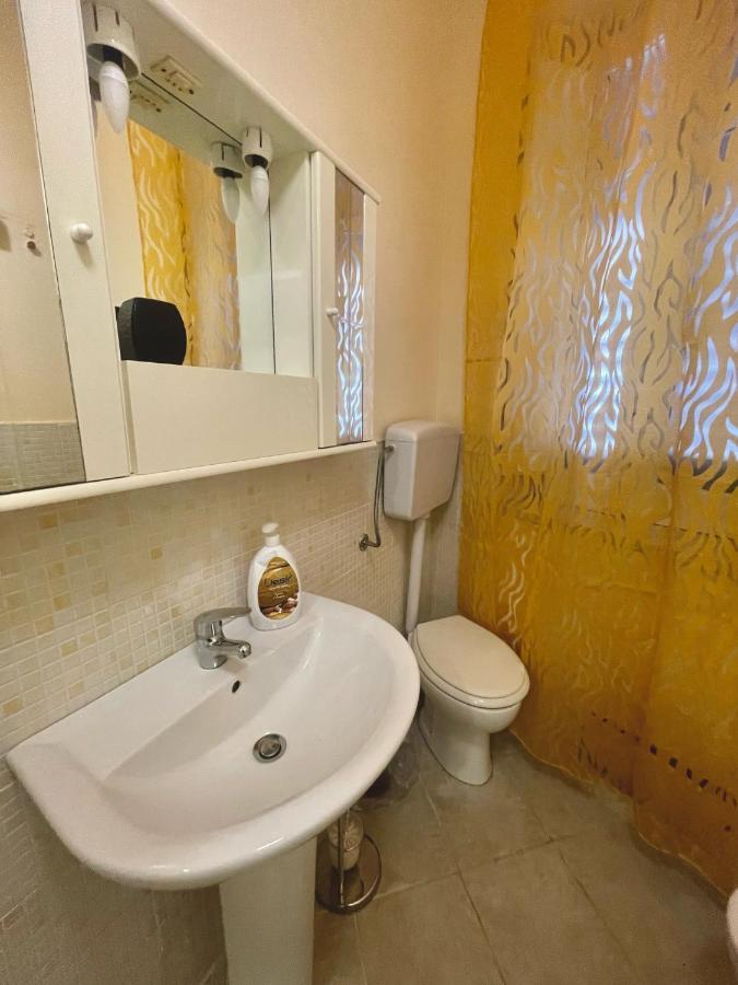 Apartament Dimora Di Maury A Due Passi Dai Trasporti E Da Ballaro Palermo Exterior foto